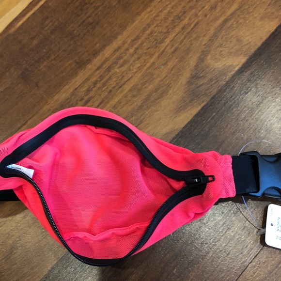 fanny pack - Picture 2 of 3